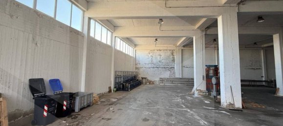 Almacén de 1 habitación en Polignano a Mare, Italy No. 20096 5