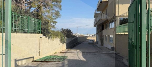 Almacén de 1 habitación en Polignano a Mare, Italy No. 20096 18