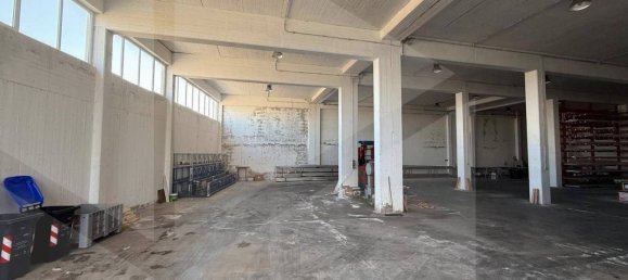 Almacén de 1 habitación en Polignano a Mare, Italy No. 20096 11