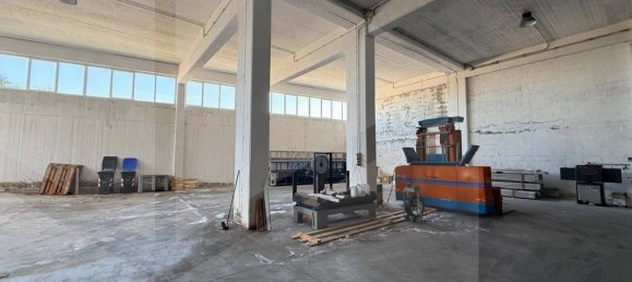 Almacén de 1 habitación en Polignano a Mare, Italy No. 20096 8