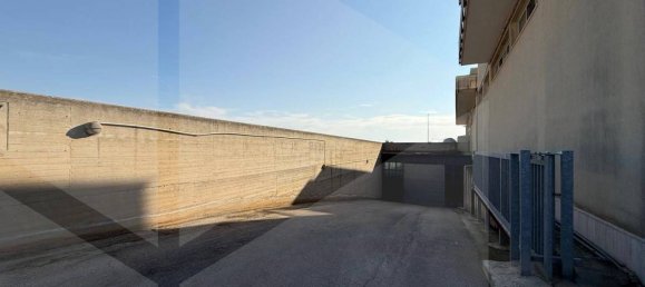 Almacén de 1 habitación en Polignano a Mare, Italy No. 20096 16