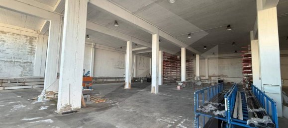 Almacén de 1 habitación en Polignano a Mare, Italy No. 20096 2