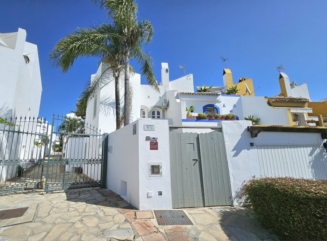3 bedrooms Townhouse in Marbella, Spain No. 172600