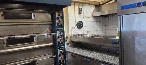 4 rooms Commercial property in Rome, Italy No. 336597 10