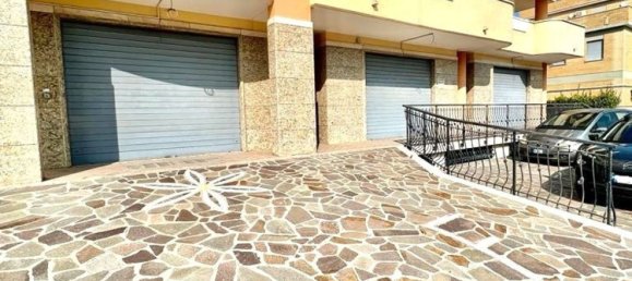 Gewerbliche Immobilie in Fiumicino, Italy 496m², Nr. 163110 2