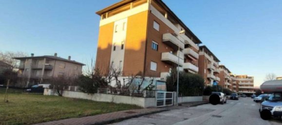 Квартира с 3 спальнями в Фолиньо, Италия № 324804 2