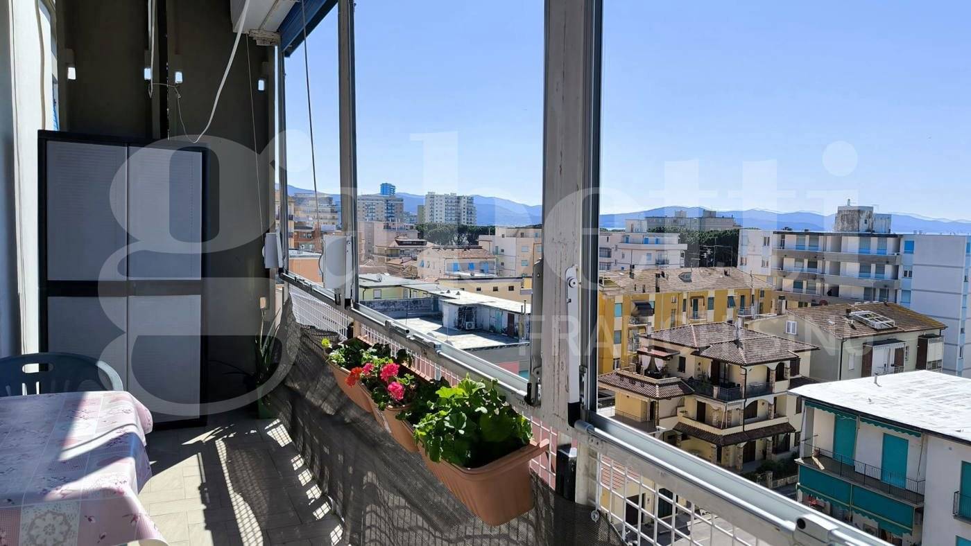 2 bedrooms Apartment in Follonica, Italy No. 221306