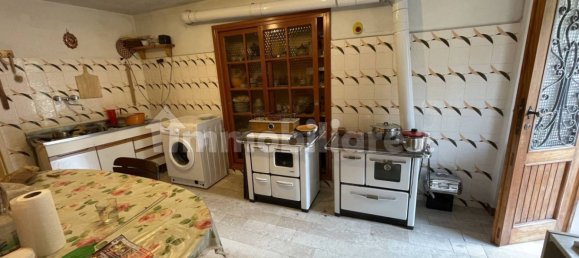 7 bedrooms House in Bardi, Italy No. 131860 4