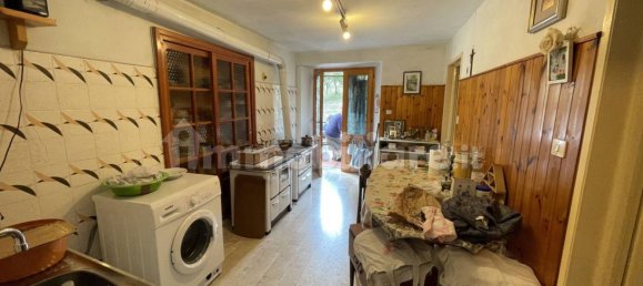 7 bedrooms House in Bardi, Italy No. 131860 6