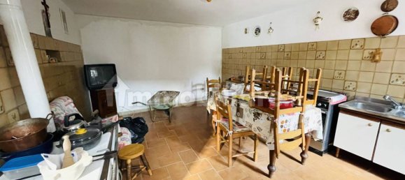 7 bedrooms House in Bardi, Italy No. 131860 9