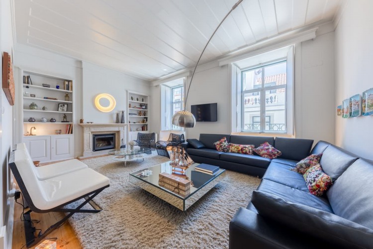 4 bedrooms Apartment in Lisbon, Portugal No. 94450