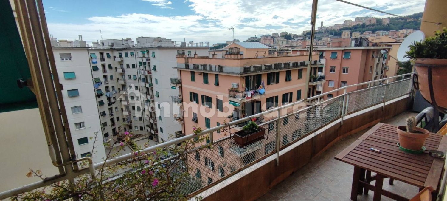 2 bedrooms Apartment in Genoa, Italy No. 401627