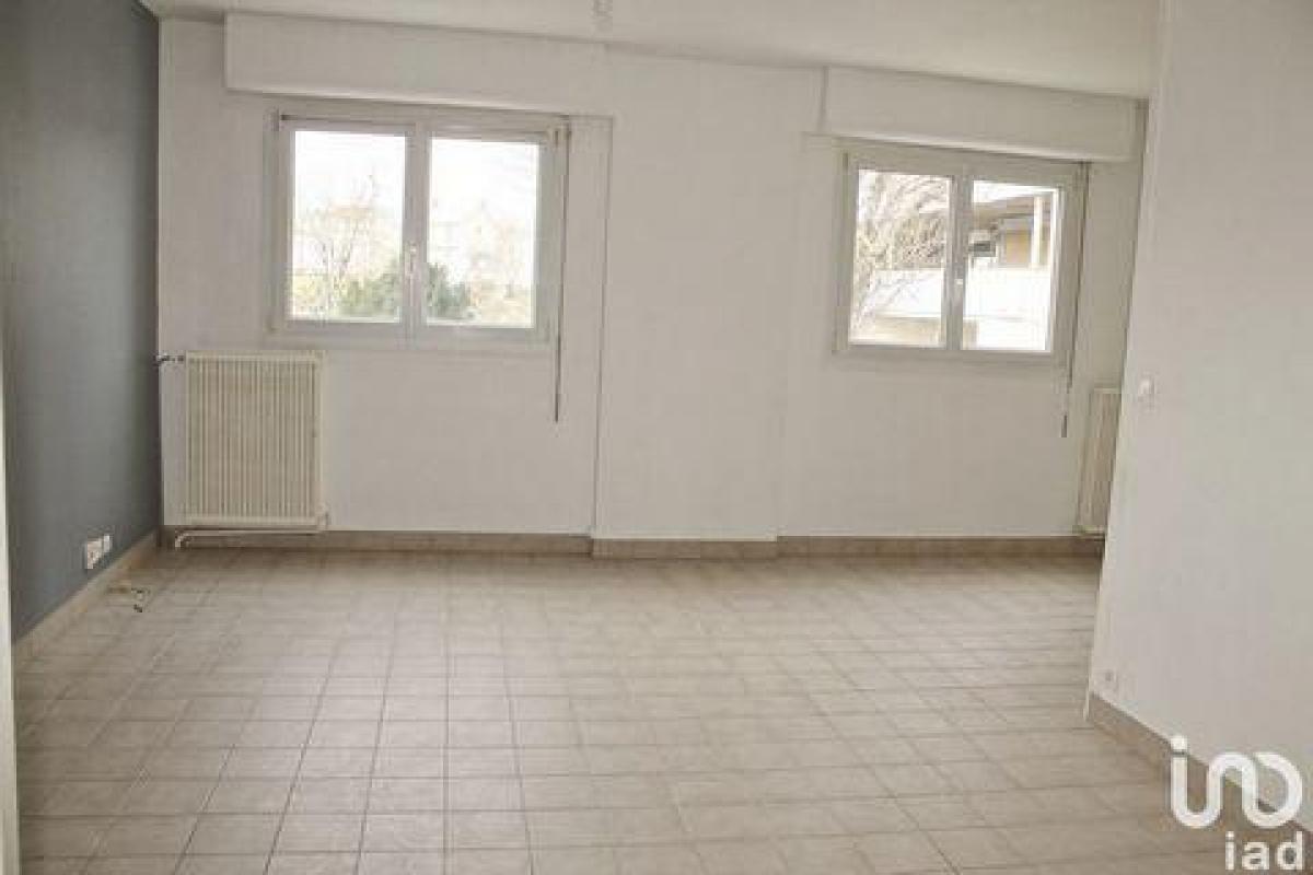 Studio in the Condo in Tours, France No. 14189