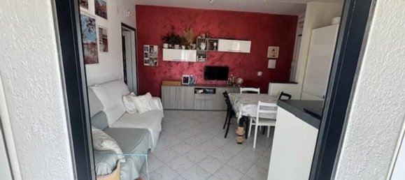 3 rooms Apartment in Collesalvetti, Italy No. 261545 2