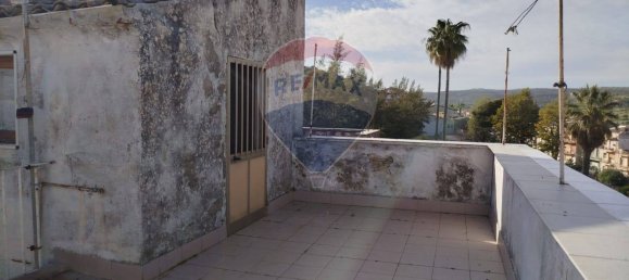 Дом с 5 спальнями в Каникаттини Баньи, Италия № 154476 18