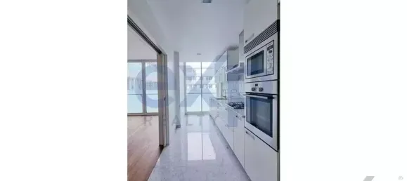 Квартира с 3 спальнями в Фуншал, Португалия № 174552 2