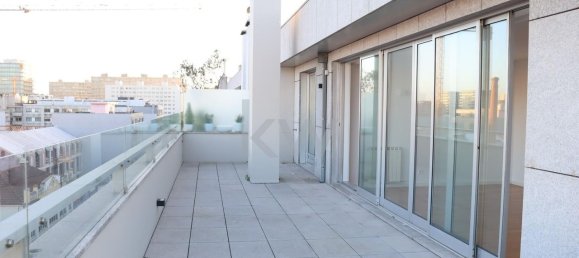 3 Schlafzimmer Penthouse in Matosinhos, Portugal, Nr. 113477 2