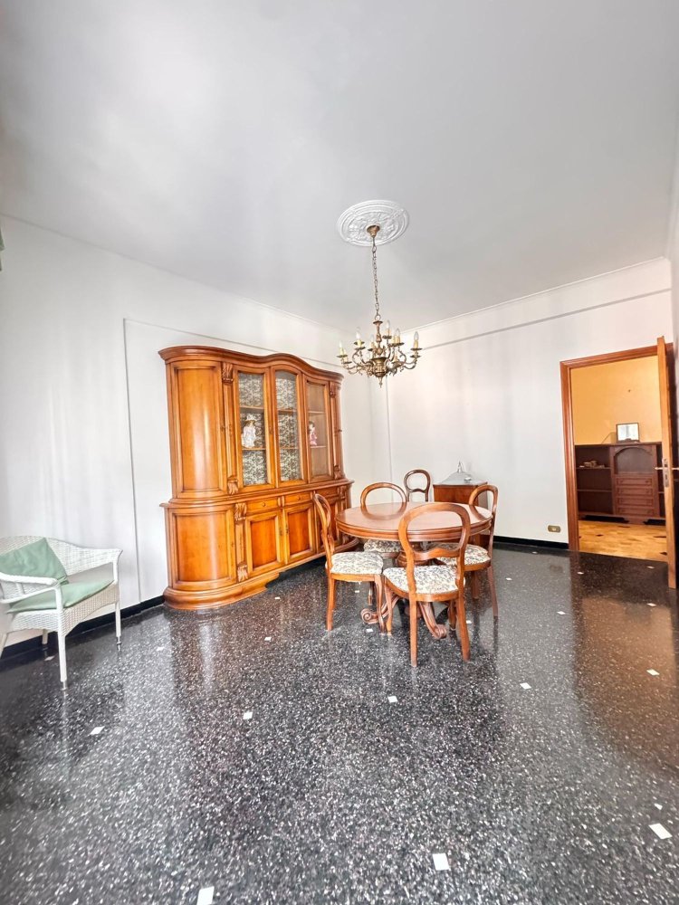Apartamento de 5 divisões em Genoa, Italy N.º 126738