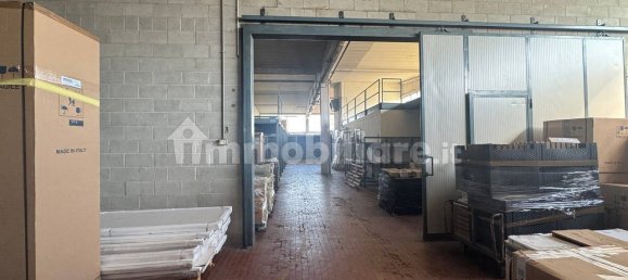 Lagerhaus in Cabiate, Italy 1370m², Nr. 354618 11