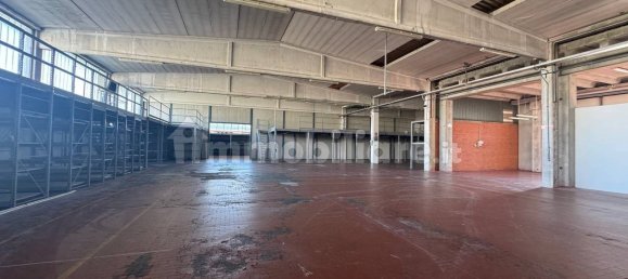 Lagerhaus in Cabiate, Italy 1370m², Nr. 354618 10