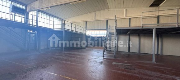 Lagerhaus in Cabiate, Italy 1370m², Nr. 354618 18