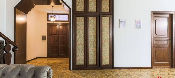 5 bedrooms Villa in Rome, Italy No. 323984 7