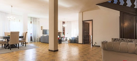 5 bedrooms Villa in Rome, Italy No. 323984 10