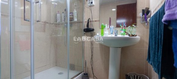 2 bedrooms Apartment in L'Hospitalet de Llobregat, Spain No. 145917 20
