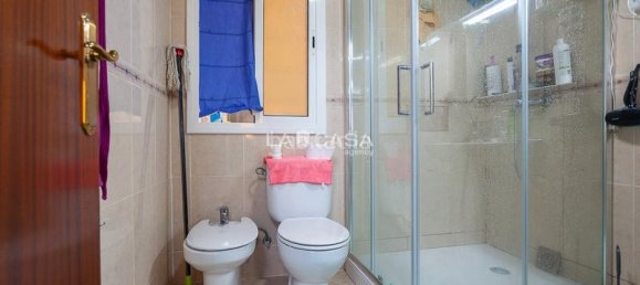 2 bedrooms Apartment in L'Hospitalet de Llobregat, Spain No. 145917 18