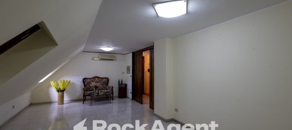 3 rooms Apartment in Catanzaro, Italy No. 182724 4