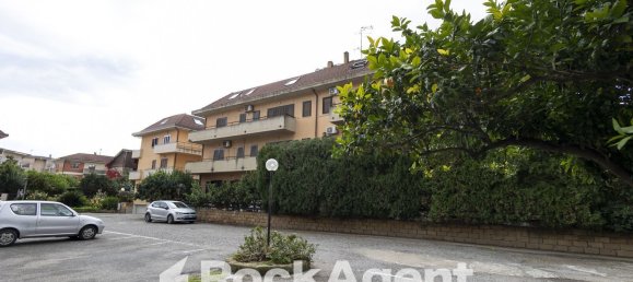 3 rooms Apartment in Catanzaro, Italy No. 182724 19