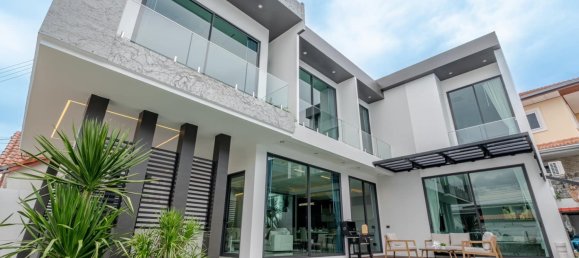 Дом с 5 спальнями в Паттайя, Таиланд № 26243 2