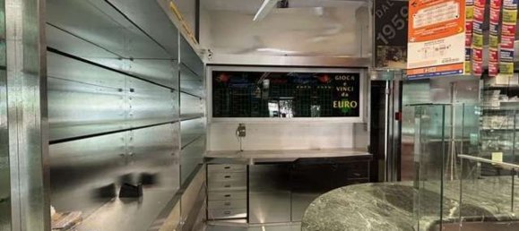 63m² Commercial property in Modena, Italy No. 343115 9