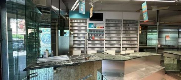 63m² Commercial property in Modena, Italy No. 343115 21