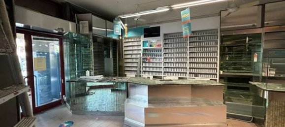 63m² Commercial property in Modena, Italy No. 343115 18