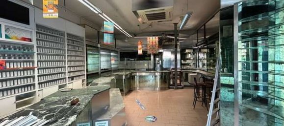 63m² Commercial property in Modena, Italy No. 343115 20