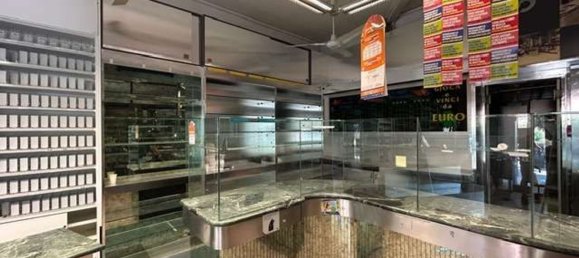 63m² Commercial property in Modena, Italy No. 343115 10