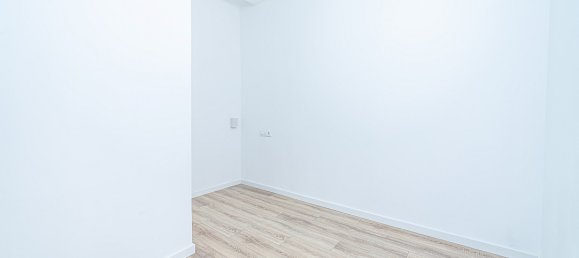 2 rooms Apartment in Barcelona, Spain No. 399 2