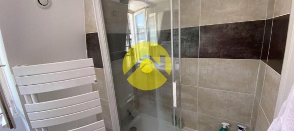 2 chambres Duplex à Bourges, France No. 283312 8