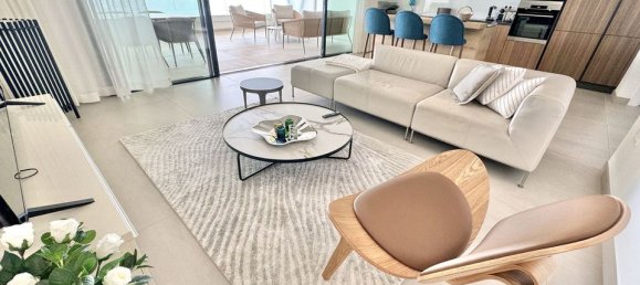 2 bedrooms Penthouse in Fuengirola, Spain No. 179980 9