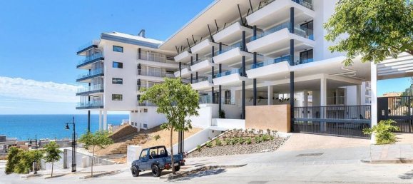 2 bedrooms Penthouse in Fuengirola, Spain No. 179980 4