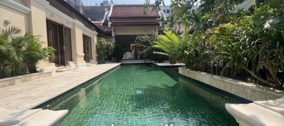 4 bedrooms Villa in Pattaya, Thailand No. 13464 2