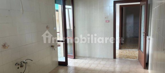 3 Schlafzimmer Wohnung in Melito di Napoli, Italy, Nr. 337755 10