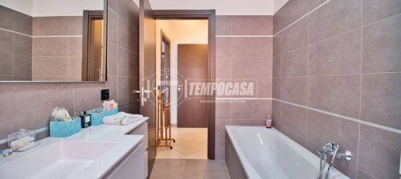 4 rooms House in Romentino, Italy No. 221272 20
