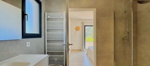 Casa de 3 dormitorios en Penta-di-Casinca, France No. 250420 4