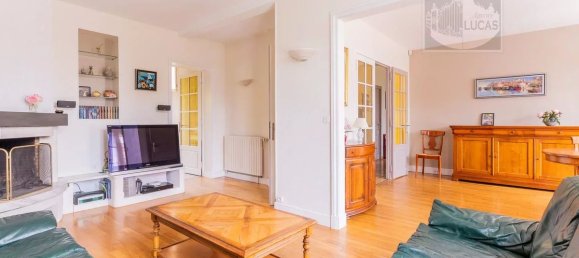 3 bedrooms House in Verrieres-le-Buisson, France No. 162419 6