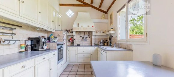 3 bedrooms House in Verrieres-le-Buisson, France No. 162419 9