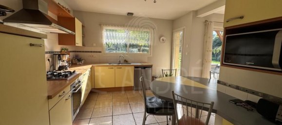 5 bedrooms Villa in Saint-Etienne-de-Saint-Geoirs, France No. 262507 12