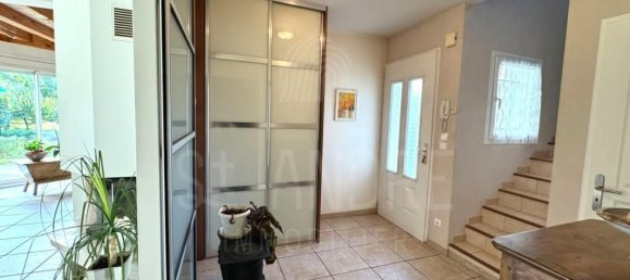 5 bedrooms Villa in Saint-Etienne-de-Saint-Geoirs, France No. 262507 14