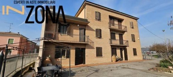 Вилла с 3 спальнями в Кавеццо, Италия № 95945 2